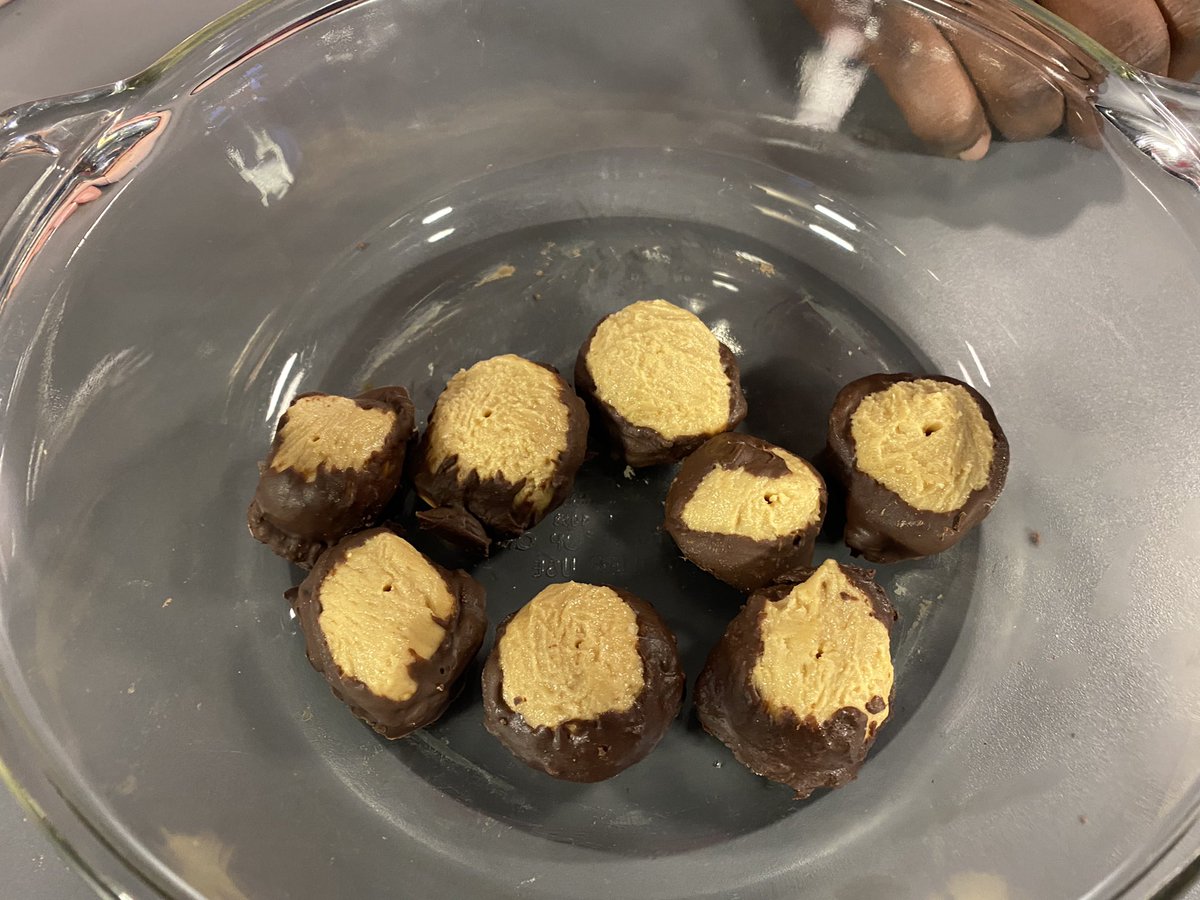 yborhawktalk's tweet photo. Making some buckeyes in the HCC Holiday Kitchen! @BriBri_0119 @curtis_jayde @JACGamesTCG @James_Cannon_18 @HCCFL https://t.co/a2wOqvI1Ls