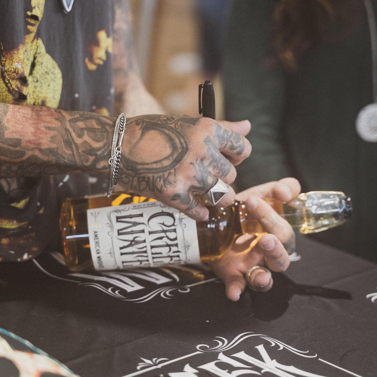 JUST ANNOUNCED! Meet us on Saturday, December 4, for a bottle signing with #Yelawolf at Parkway Discount Wine and Liquor in Johnson City, TN! Details below and we'll see you there! ⚡️🥃

When: Saturday, December 4, 2PM-5PM EST
Where: 1901 S. Roan St, Johnson City, TN 37601