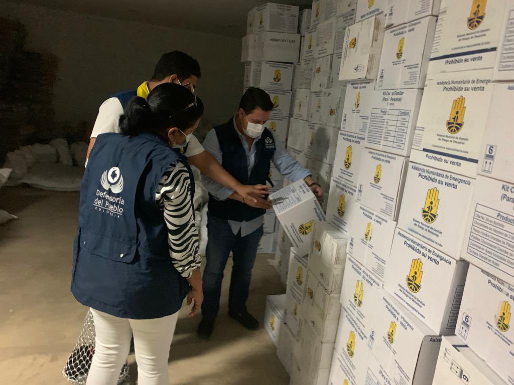 DefensoriaCol's tweet photo. 1/2 Conocimos por denuncias ciudadanas que en Montería estarían siendo almacenadas ayudas de la @UNGRD para la atención de la calamidad por la ola invernal. https://t.co/uKHojFjOZ5