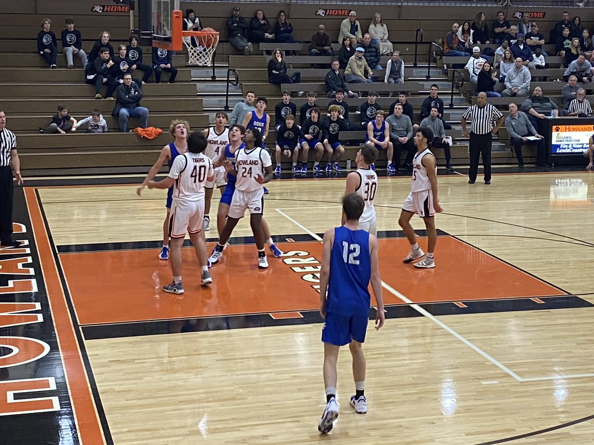hockenberry52's tweet photo. The Seminary  closed the gap on the road against tough Howland...#ThePolandStory @Poland_G_Hoops @DeJulio116 @HoffmasterMaria @polandschools @PolandAthletics @coachpavlansky https://t.co/GEv2jQbziN