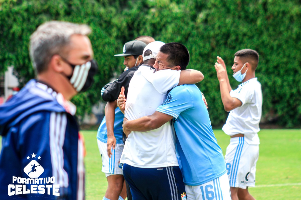 formativocelest's tweet photo. #CopaGeneración 🏆

Y YA LO VEZ, SOMOS CAMPEONES OTRA VEZ ♫

📷 Revive en imágenes la celebración de nuestra Sub 18 tras coronarse CAMPEÓN de la Copa Generación

Álbum completo en Facebook 📸

¡FUERZA CRISTAL! 💙 https://t.co/XlzbvtTU27