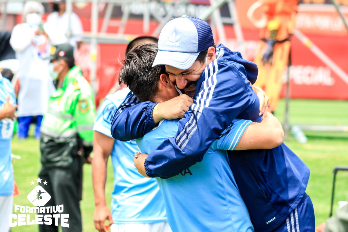 formativocelest's tweet photo. #CopaGeneración 🏆

Y YA LO VEZ, SOMOS CAMPEONES OTRA VEZ ♫

📷 Revive en imágenes la celebración de nuestra Sub 18 tras coronarse CAMPEÓN de la Copa Generación

Álbum completo en Facebook 📸

¡FUERZA CRISTAL! 💙 https://t.co/XlzbvtTU27