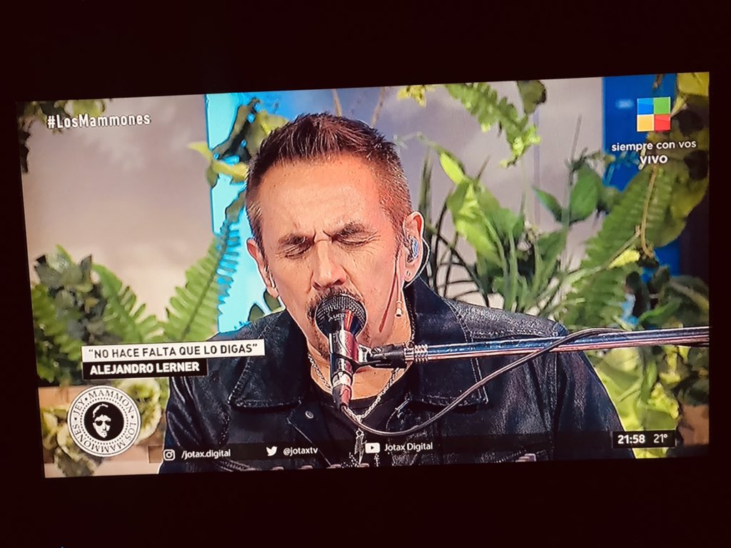 RafaGalletta's tweet photo. Dúo musical: @AleLernerOk y @JeyMammon Esto si es un #Programammon de lujo!! 🧡🎶
@JotaxTV
⭐ #LosMammones #GabrielSchultz @silvinaescudero @lularosenthalok por @americatv https://t.co/RmBi0H3dGM