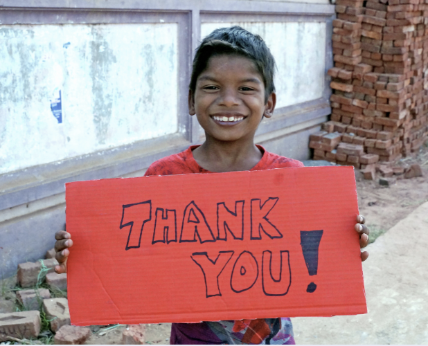 IndiaPartners's tweet photo. We’ve raised $6,900 from 21 generous donors so far today! Donate $50, LEAVE A COMMENT and SHARE by the end of Giving Tuesday and we will get you an exclusive scarf made by women in India, just for you.  Together we can  Feed the 5,000 

#GivingTuesday #feed5000 #indiapartners https://t.co/AoY1wLDr82