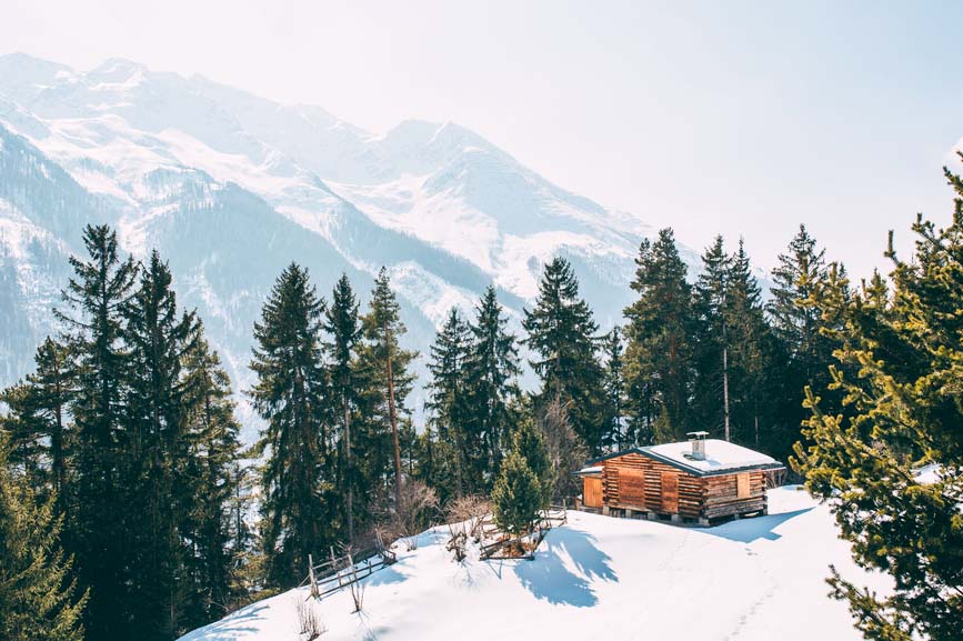 FreePrintsApp's tweet photo. Ditching our tropical dreams for snowy ones. Who’s with us? 🖐❄️⛷️
.
.
.
.
#freeprints #snow #cabin #wintervibes #winterwonderland #instacold #views #nature #travel #logcabin #letitsnow #mountains #forest #trees #mountainviews #wishIwasthere ️ https://t.co/c4wVihuxcK