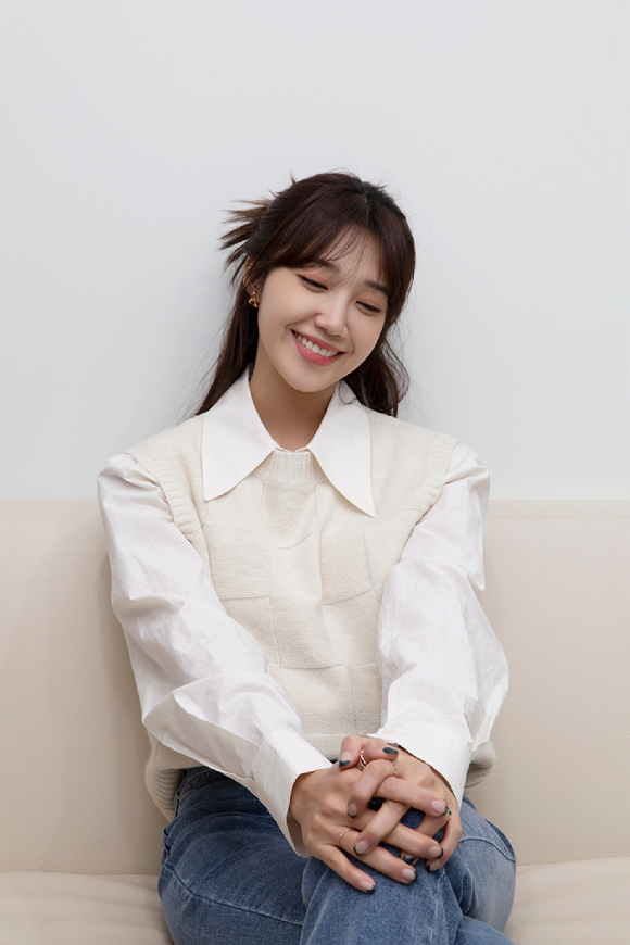 artisteunji2018's tweet photo. 211201 <술꾼도시여자들> 종영인터뷰 기사사진 2 https://t.co/ujkQ0xynt8