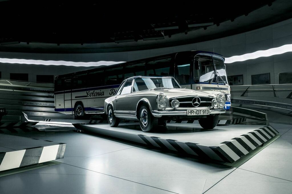 RicciSpeckels's tweet photo. Nachts im Museum… @mercedesbenzmuseum #mercedesbenzsl #riccispic #mercedesbenz mbfamily #mbfriends #friendsofbenz #mbfans @mercedesbenz @mercedesbenz_de @mercedesamg #profoto #profotob1x #fotografenleben #autoshooting #autofotografie #videografie #oldtimers #mercedessl https://t.co/CtGP2un7qF