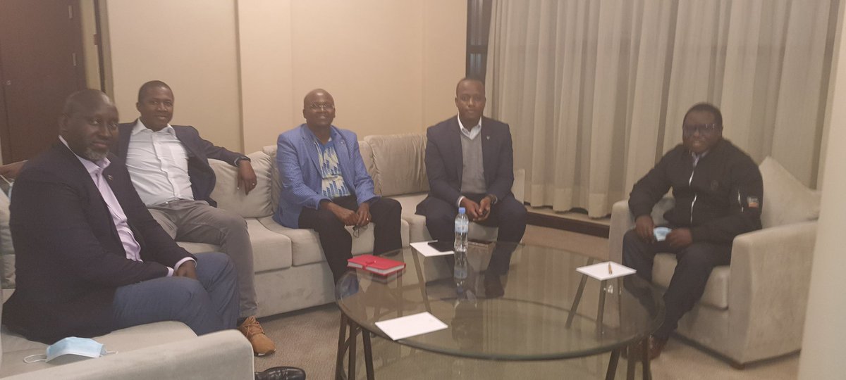 HabitegekoFran1's tweet photo. 1/2 Nice meeting with members of @CIMERWAPPC board members, Mr @Regis_Rugema,chairman &CEO @RSSB_Rwanda,Mr Albert Sigei the CEO of CIMERWA LTD,the Representative of PPC Mr Mokate.We discussed among other things the partnership in supporting local population.@gatjmv @WestRwanda https://t.co/shK59KCM9i