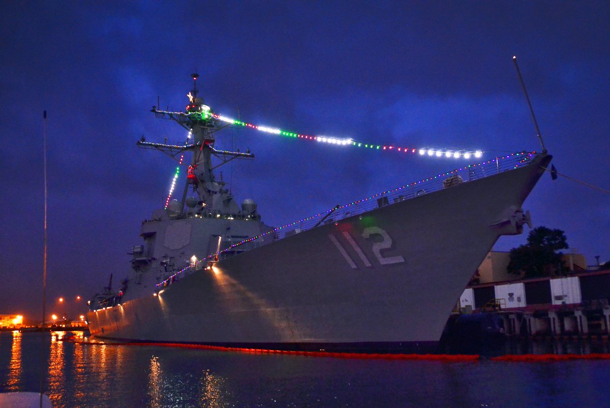 NavyMCPON's tweet photo. Time to deck the deckplates, it's #NationalChristmasLightDay 🎄 https://t.co/ozy1T5xVDk