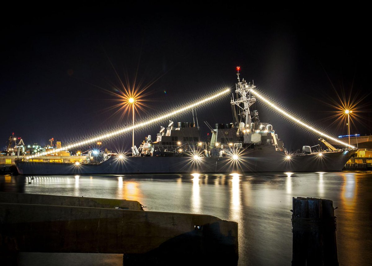 NavyMCPON's tweet photo. Time to deck the deckplates, it's #NationalChristmasLightDay 🎄 https://t.co/ozy1T5xVDk
