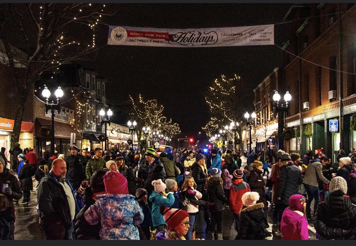 MelroseChamber2's tweet photo. Are you ready for Home for the Holidays this weekend? Thank you Christopher Cinella, @EdwardJones and @KimPerrottiTeam for sponsoring both our Friday night and Saturday events.  Visit https://t.co/sD9VJFaNvC for the latest updates on what to do/see all weekend long! https://t.co/7Dg1xTSXcM