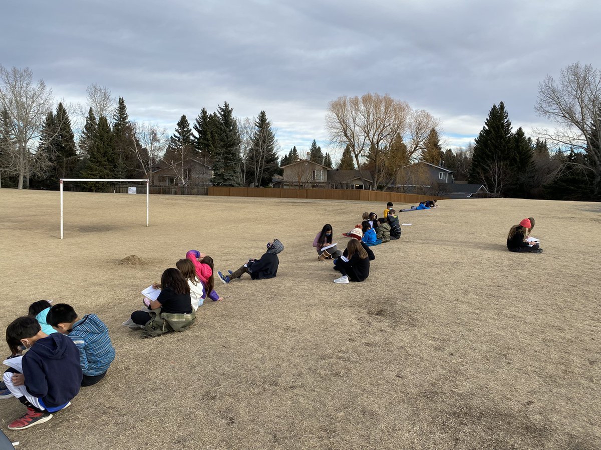 Teach_McIntosh's tweet photo. Went outside to look at the weather condition and sketch the different types of clouds we see https://t.co/XkXZfm2VGu