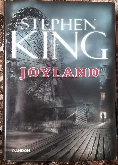 🎟 SORTEO PUENTE DICIEMBRE | Entre todos los que nos SIGÁIS y hagáis RT de esta publicación. 

🎁 Escogeremos a UN ganador el 7/12/21 y le enviaremos este ejemplar de JOYLAND en castellano, 1a edición en tapa dura. 

Buena suerte 🍀 

*enviamos a todo el Mundo 🌎
