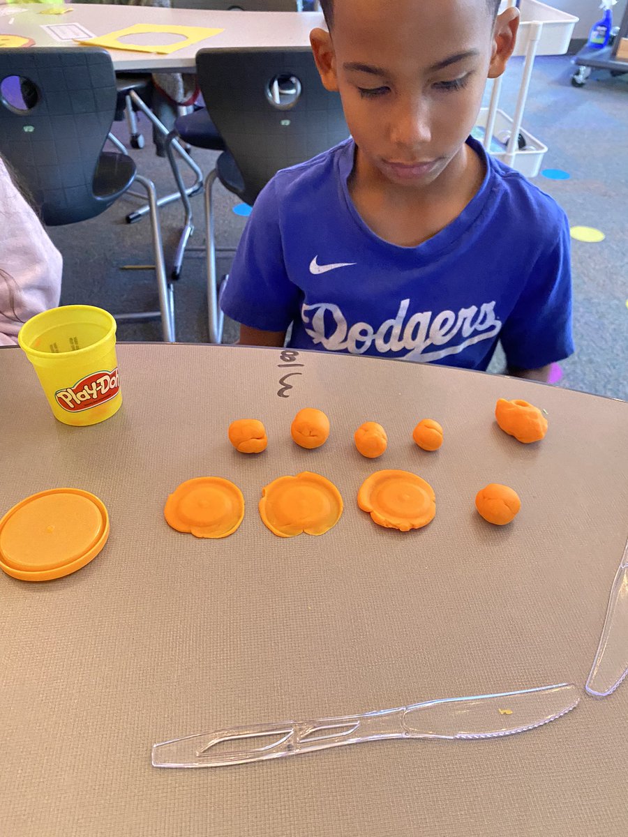 MrsOlson82's tweet photo. Fraction fun with play doh! @Longbranch_Elem https://t.co/Tg0ScEj7Fs