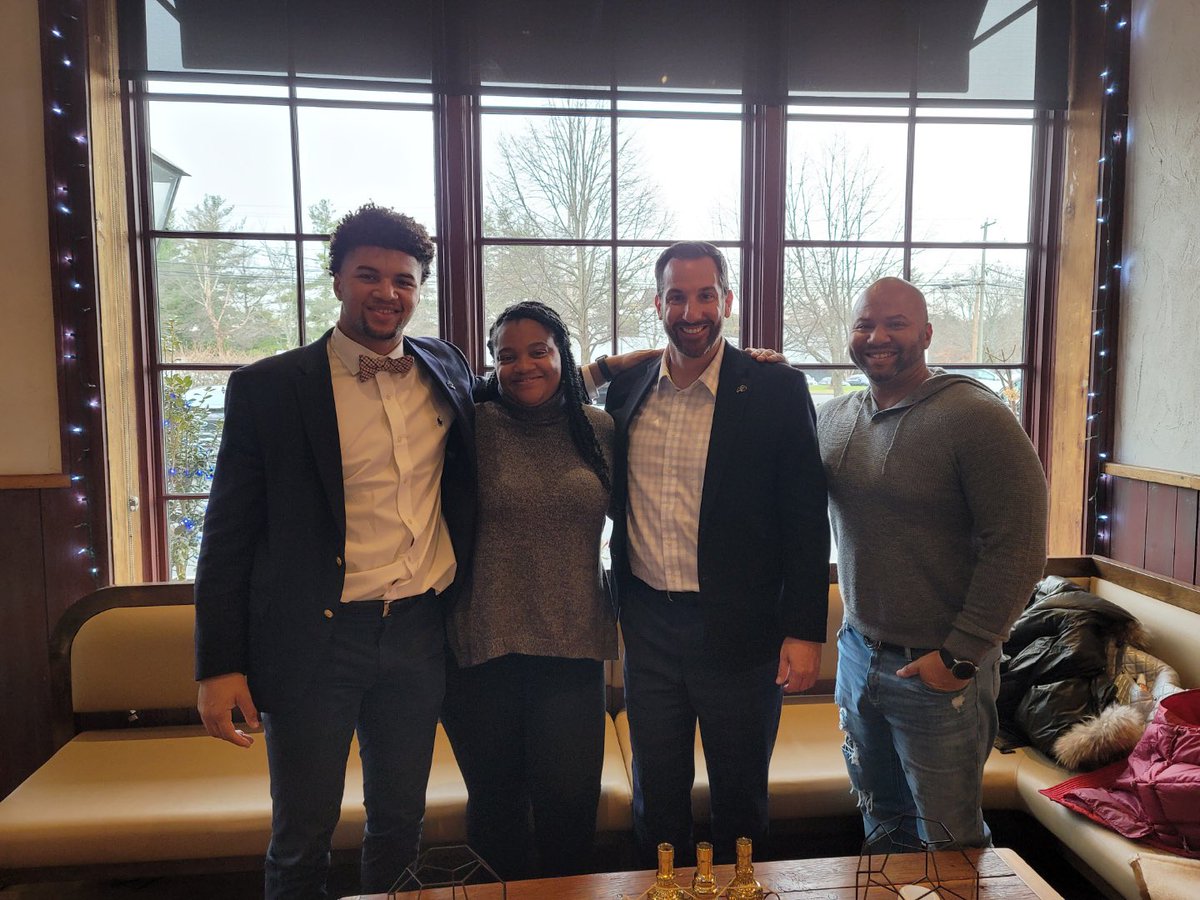kennysoaresjr's tweet photo. Had a great day today with @coachmarksmith #skobuffs 🦬 https://t.co/7IOB5MBAqJ