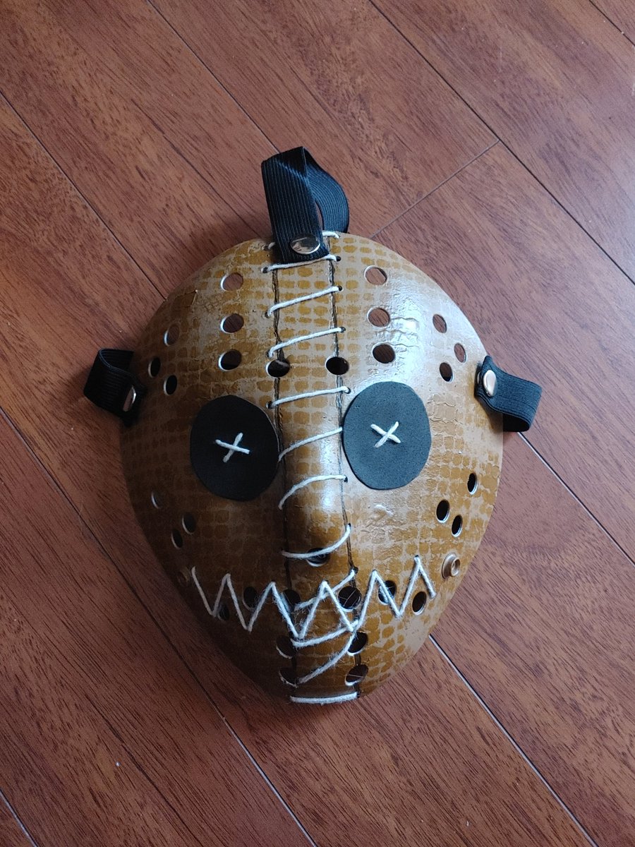 ChefGlenn72's tweet image. New mask!  Sam from Trick or Treat. All acrylic. Getting the mesh look proved challenging but pretty happy with how it turned out. #covidcrafts #funathome #keepingcreative. And as always thanx to @BigHushofTX for the inspiration.