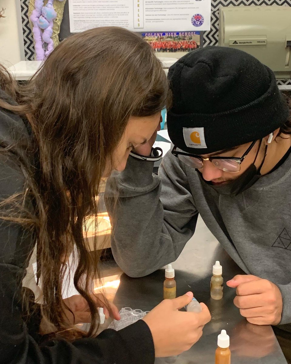C6H12O6Addict's tweet photo. Identifying their unknown drugs today and doing amazing, as always. #forensics #labbasedlearning #forensiclabs https://t.co/fqTKwMa0HK