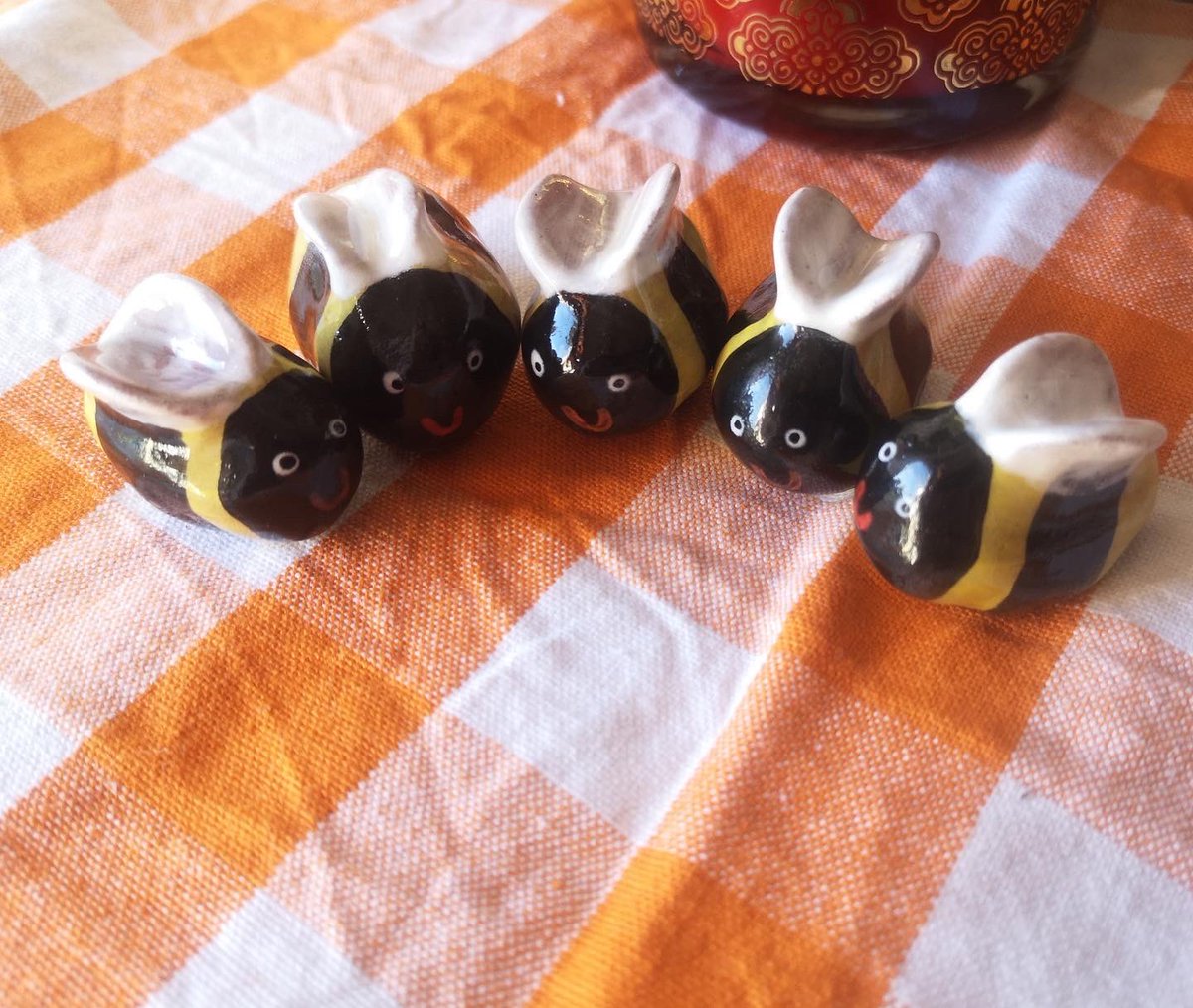nedsdoodles's tweet photo. I’ve spent the past few months making lots of small ceramic animals! I’m really proud of how they turned out! Uploaded to my Etsy today ⭐️🥺 https://t.co/FV0K4q9ivx
#ceramics #ceramicanimals #figurines #handmade #Christmas2021 #giftideas #etsy #SmallBusinessSaturday #ShopSmall https://t.co/QJCcl7IUg8