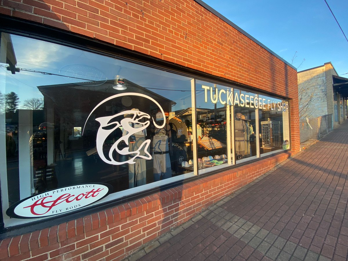 TuckRiverClub's tweet photo. The Sun is setting on November but that does not mean the fishing has to stop! Come by and gear up or go online and don’t let cabin reaver suck you in!
#TuckFlyShop #Waynesville #SylvaNC #BrysonCity #WNCFlyFishingTrail #DiscoverJacksonNC #FlyShopSmall #ShopOnline https://t.co/eukoqLxsER