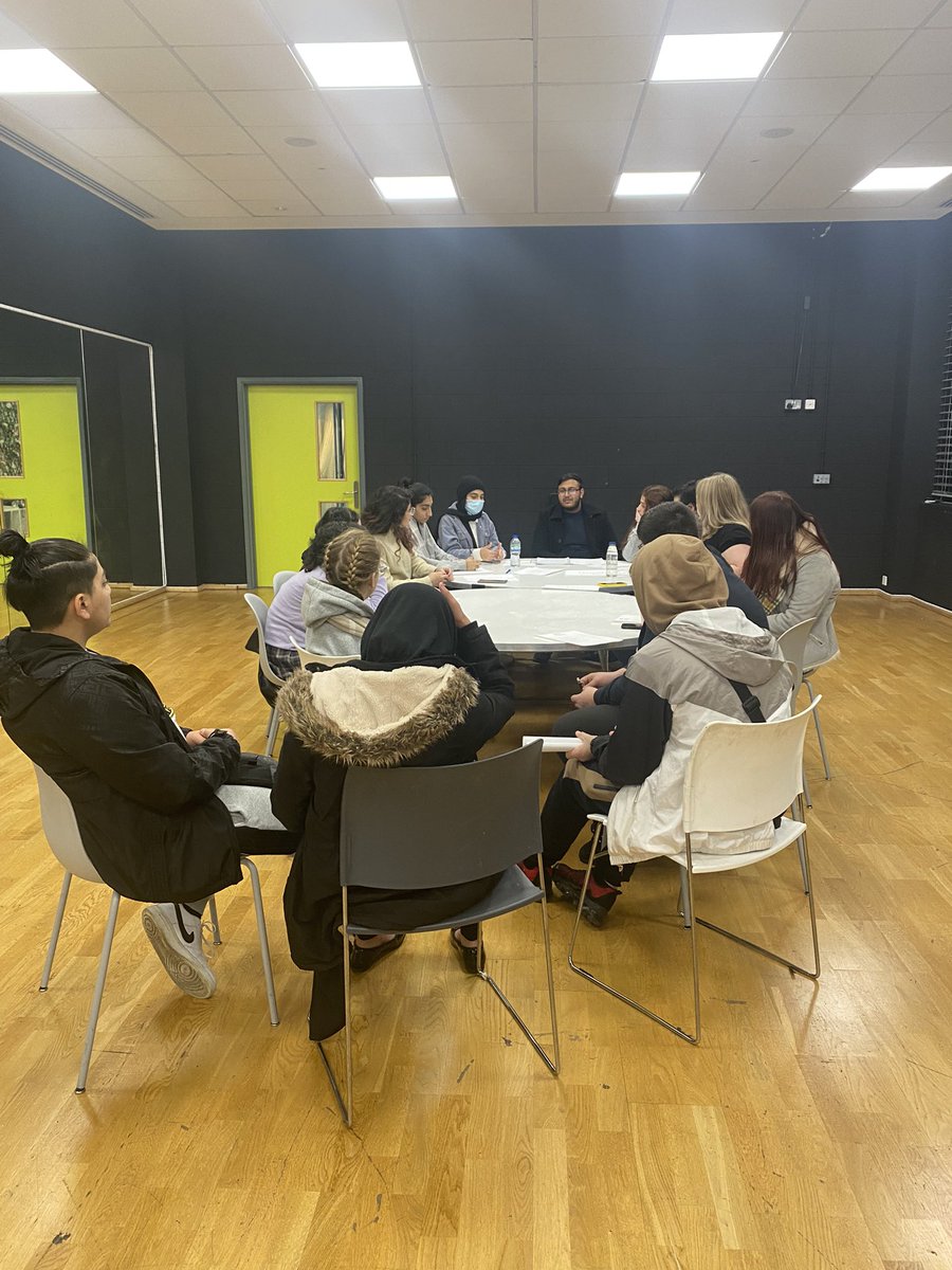 BWD_YPS's tweet photo. A jam packed agenda at the monthly SYA Youyh forum this evening held at @blackburnyz , young people continued to discuss the vaccinations,  the BwD Young Inspectors project, the well-being champions project and the upcoming youth elections. #Enjoy #Learn #Achieve #SYAYouthForum https://t.co/RqXeMMheis