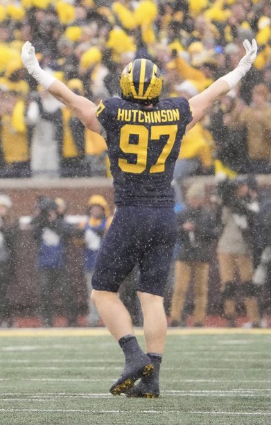 djchamberlin's tweet photo. .@UMichFootball's @aidanhutch97 and @h2_3125 are officially on the ballot for the 2021 @HeismanTrophy. 

The vote for this year's award will help select the 4 finalists &amp; winner. Help @aidanhutch97 &amp; @h2_3125 get to NYC!

VOTE: https://t.co/aZT8m6nuxR

#GoBlue #michiganfootball https://t.co/tFkW2YM10D