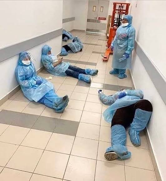 UniversiteHemi1's tweet photo. "Sağlık çalışanlarına bir iki gün içerisinde sevindirici haber vereceğiz" @drfahrettinkoca
İnşallah sabit ek ödemenin brütüyle genel bütçeye aktarılıp, hakkaniyetli bir ek odemeyle berabarr tek kalem maaş sistemi olarak tüm sağlık camiasına buyuk bir müjde verir... https://t.co/Y4To5Ado6G