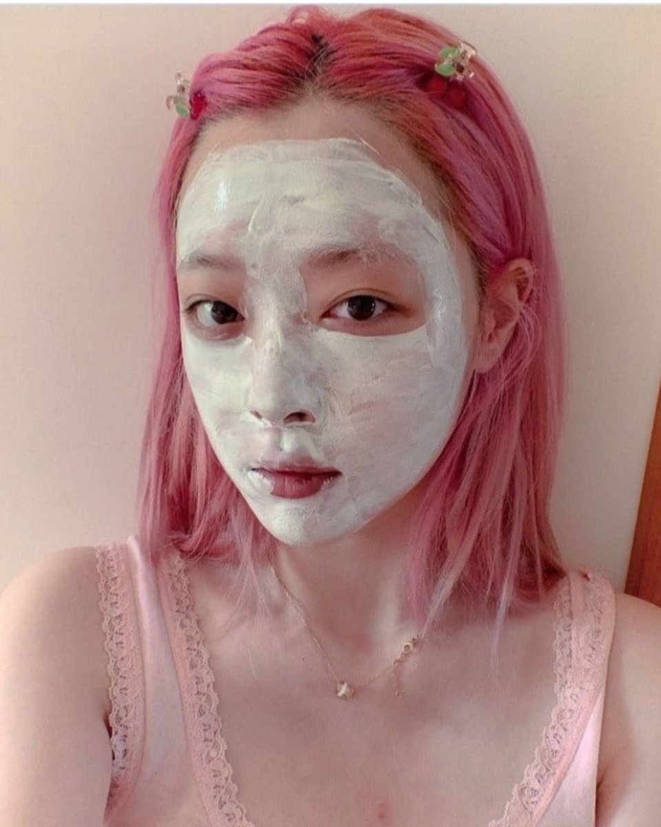 Sulliconejito_'s tweet photo. Hagan stream a Goblin que desde octubre estamos es 17M y nesesitamos llegar a 20M #Sulli #streamgoblin https://t.co/jin3VeUW1w