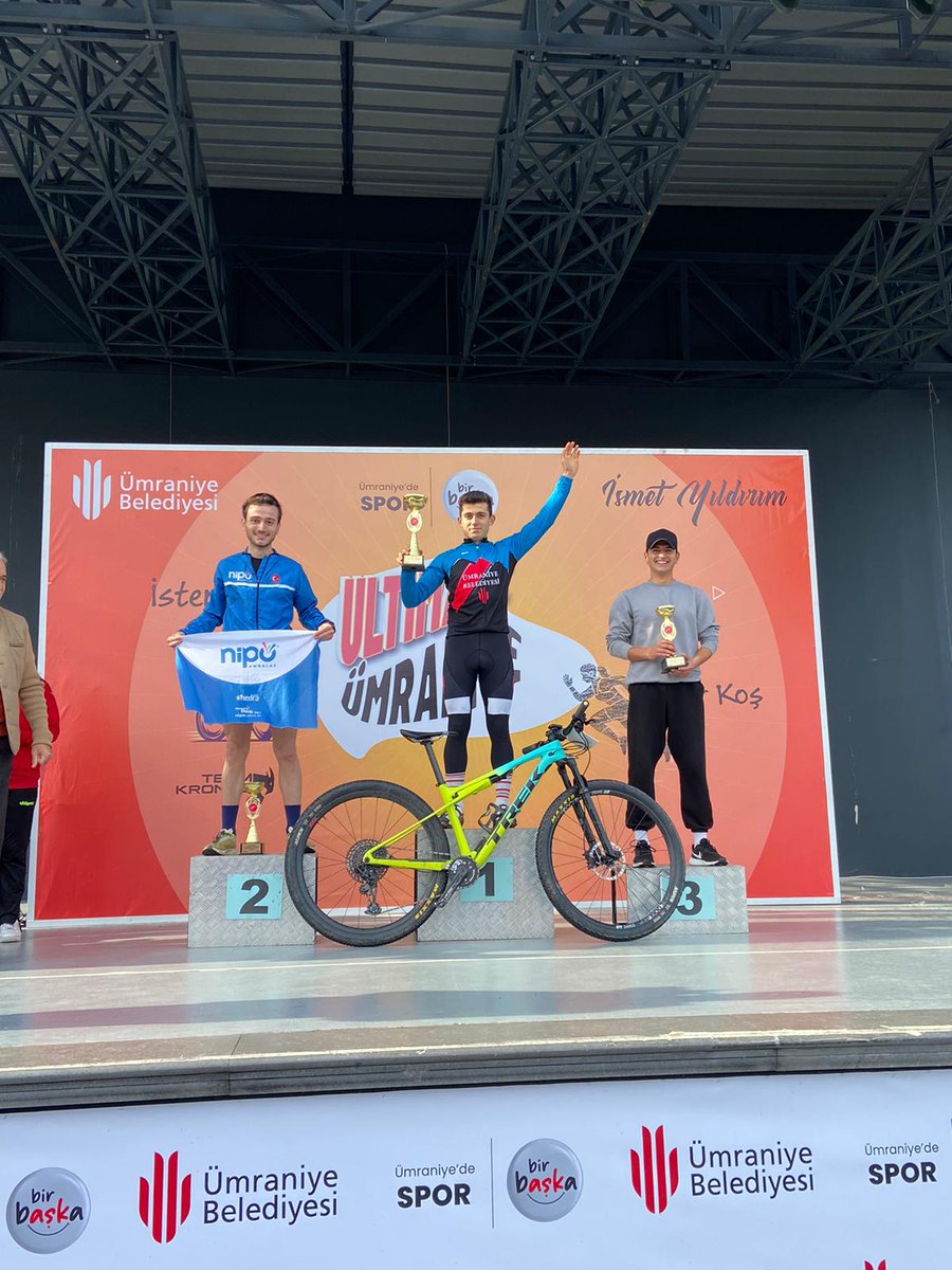 bbisiklet's tweet photo. 1 yarış 2 kürsü 🥇🥈 

Team Kronos’un düzenlediği Ultimate Ümraniye Yarışı'nda bisiklet ve koşuda  1.'lik, bisiklette  2.'lik madalyalarını ilçemize kazandıran  sporcumuz Bilal Gün’e  @bilalgunn ilçe halkımız  ve kulüp üyelerimiz adın teşekkür ediyoruz. 

Tebrikler şampiyon 👏 https://t.co/uc36a1mbZX