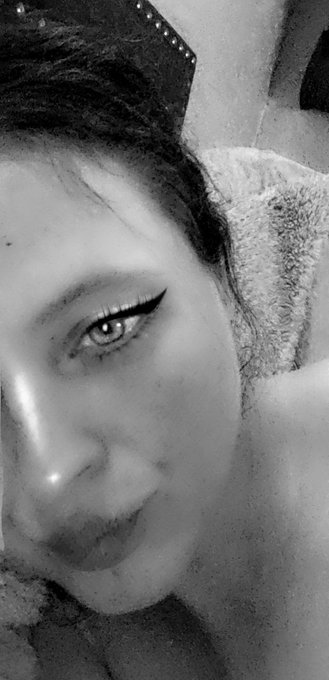 Always working on myself everyday through my image, beauty comes from within and shines when you learn<a href="/tag/lovingmyselffirst"class="tags"><span>#lovingmyselffirst</span></a>