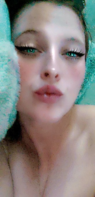 Always working on myself everyday through my image, beauty comes from within and shines when you learn<a href="/tag/lovingmyselffirst"class="tags"><span>#lovingmyselffirst</span></a>