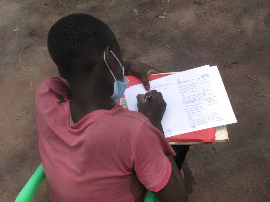 MarieAstridBL's tweet photo. Christmas is coming. Children are writing to Santa, asking for present. But this young refugee in Zambia is writing to his mother in Congo. His only wish? To reunify with her.
#redcrossmessage https://t.co/kQvw4HQkt6