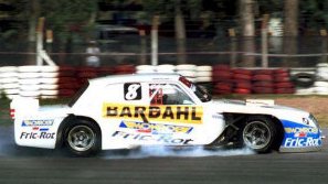 delaCruzrpm's tweet photo. Hoy hace 19 años,@GUILLEORTELLI se coronaba Campeón de TC,en Mar de Ajo.
Con la cupé Chevy,arribaba como escolta de @titourreta (Falcon).El podio lo completaba @LuisOscarMinerv (Chevy).
En TC Pista,era 3º y Campeón @SavinoSport (F),mientras que la victoria era para Juan M. Sosa. https://t.co/mnG1KB5Rin