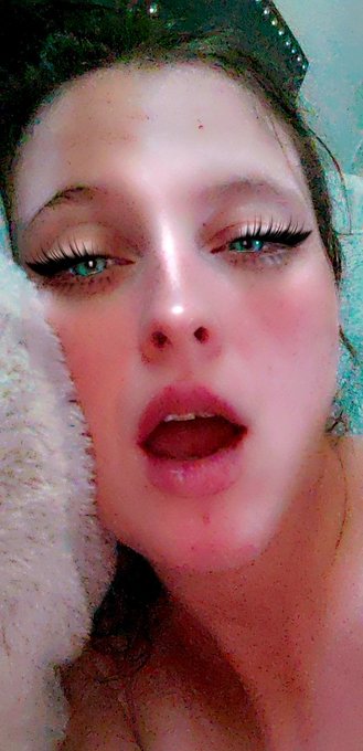 That moment you can't hold your composure no longer, he doing something right 💣💥💦 https://t.co/8xfk5<a href="/tag/friends"class="tags"><span>#friends</span></a>