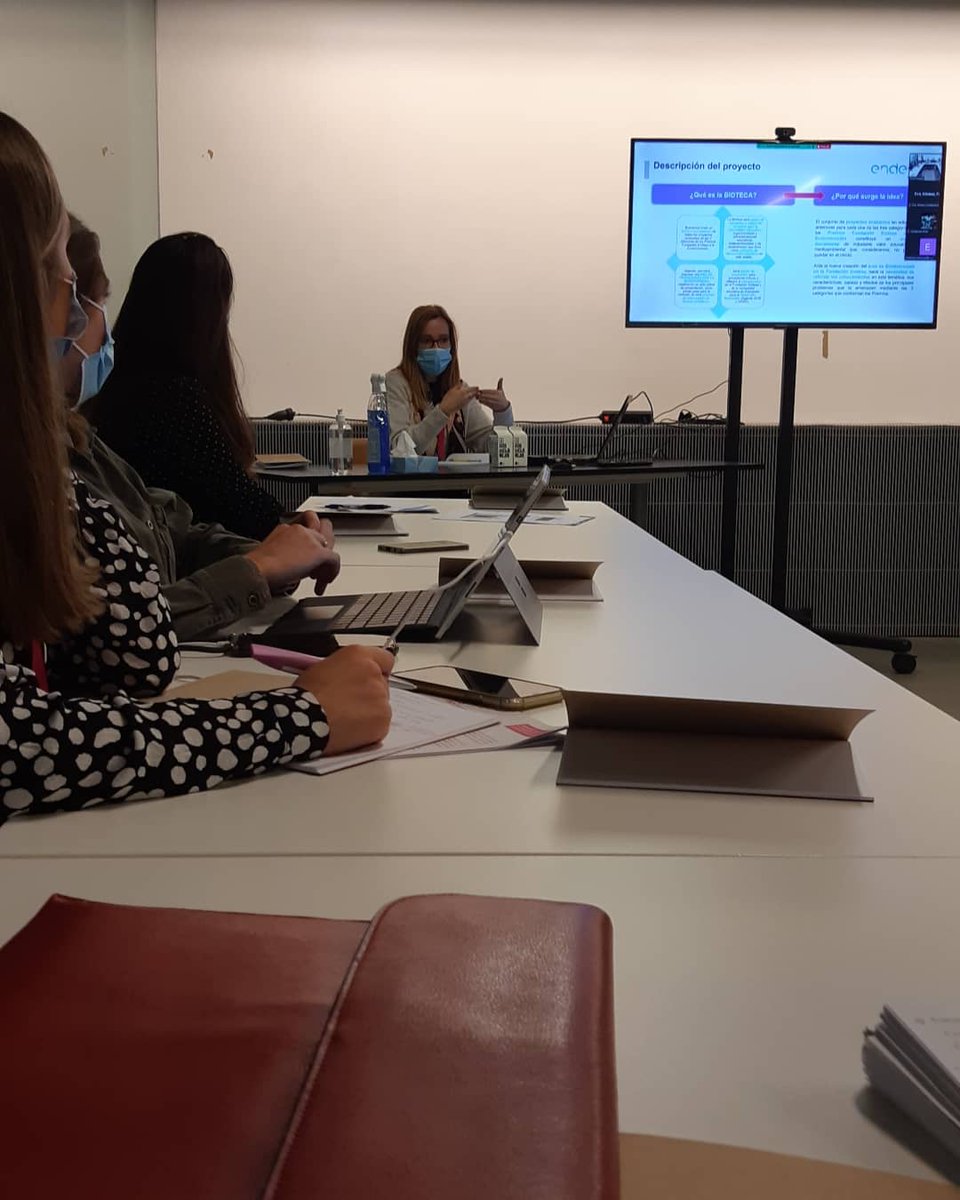 LaGataGreta's tweet image. Gracias a @AEF_fundaciones y a @socyedu, por organizar el Foro #Demos2021, y por la invitación a formar parte y compartir con vosotros mi aportación, ¡seguimos adelante!, porque &quot;quien más comparte más gana; nadie puede más que todos juntos&quot; 

#Demos2021 #mataderomadrid #gracias