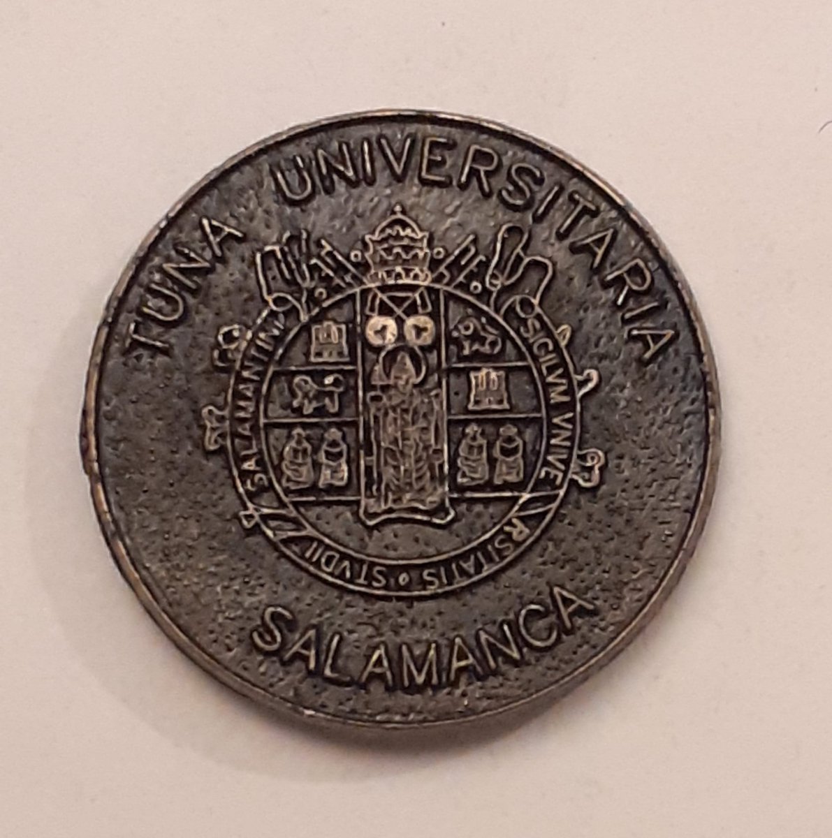 📚🪕 Desde la <a href="/tuna_usal/">Tuna Universitaria de Salamanca</a> queremos dar la enhorabuena al profesor <a href="/RicardoR_Usal/">Ricardo Rivero Ortega</a> y su equipo <a href="/SomosFuturoUSAL/">Somos Futuro</a> por su victoria en las #EleccionesRectorUSAL. Contarán, como hasta ahora, con nuestro apoyo para seguir #ConstruyendoFuturo 
#RicardoRiveroRector