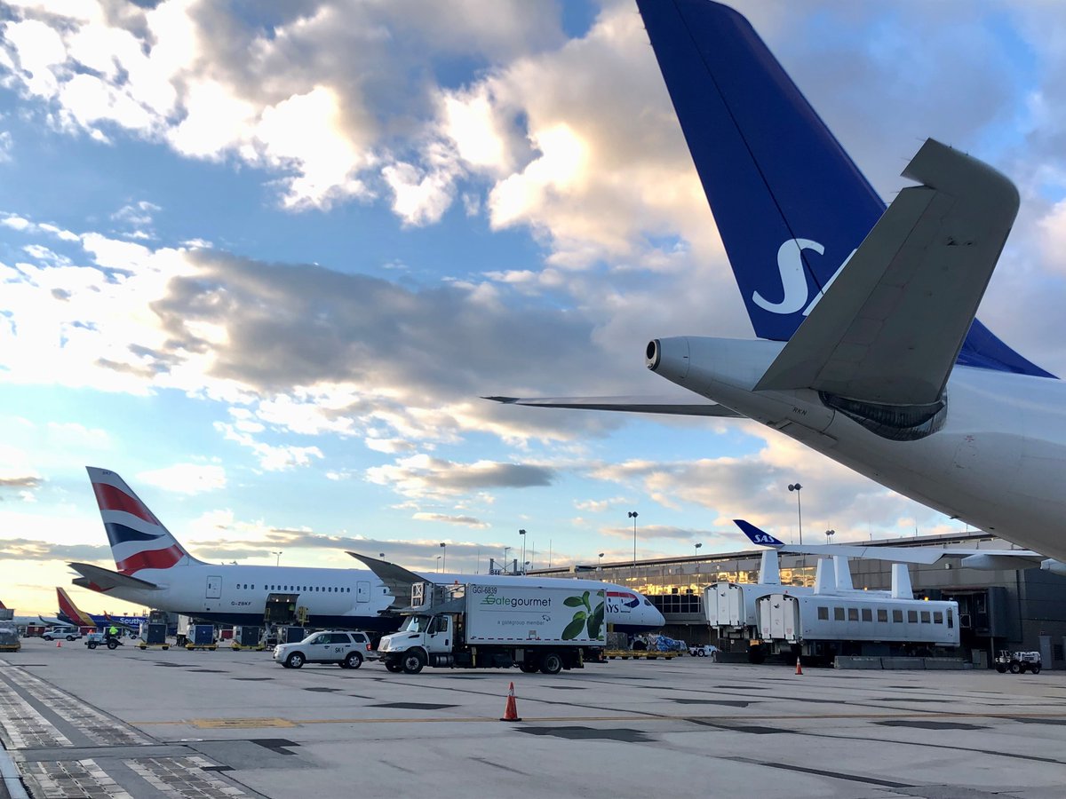 Dulles_Airport's tweet photo. Let's fly, let's fly away! https://t.co/OK0IRcWFm3