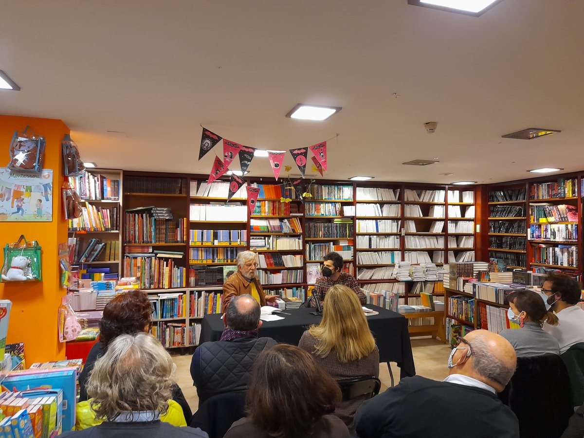laiovento's tweet photo. Presentación da novela de Josiño Araújo MEMORIAS DUN EXGALEGO, a última novidade da colección de narrativa de #Laiovento, o 24 de novembro na libraría #Librouro de Vigo https://t.co/C6UCWoNArD