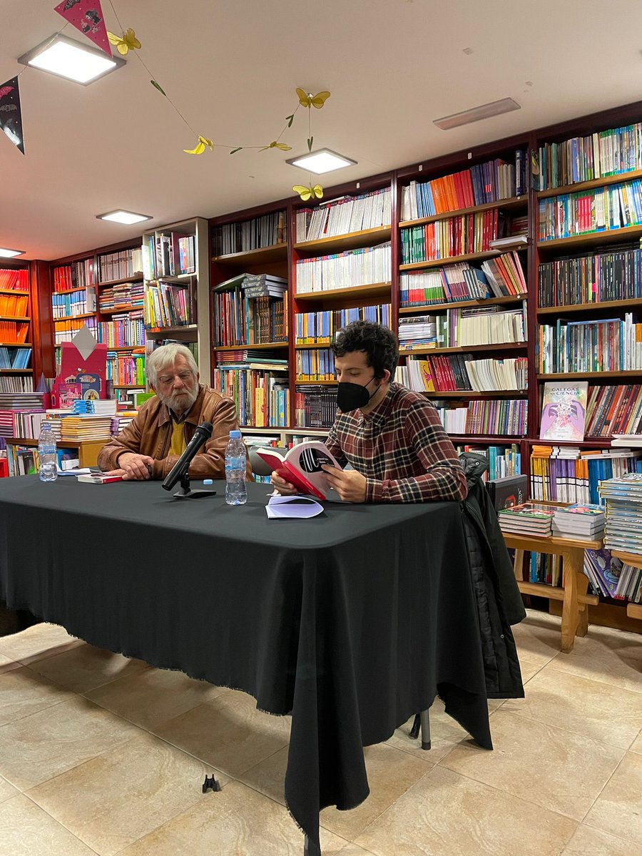 laiovento's tweet photo. Presentación da novela de Josiño Araújo MEMORIAS DUN EXGALEGO, a última novidade da colección de narrativa de #Laiovento, o 24 de novembro na libraría #Librouro de Vigo https://t.co/C6UCWoNArD
