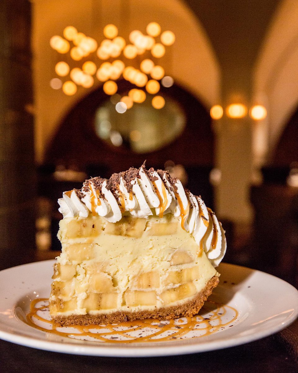 ShopGrandCanal's tweet photo. Are you a dessert before dinner kind of person? On this #GivingTuesday, support @threesquareLV  and take #delmonicosteak’s Banana Cream Pie recipe home with you in the #threesquarelv cookbook featuring over 30 indulgent recipes! 

https://t.co/EnrIfmgSOg https://t.co/ehmvHkyWsJ