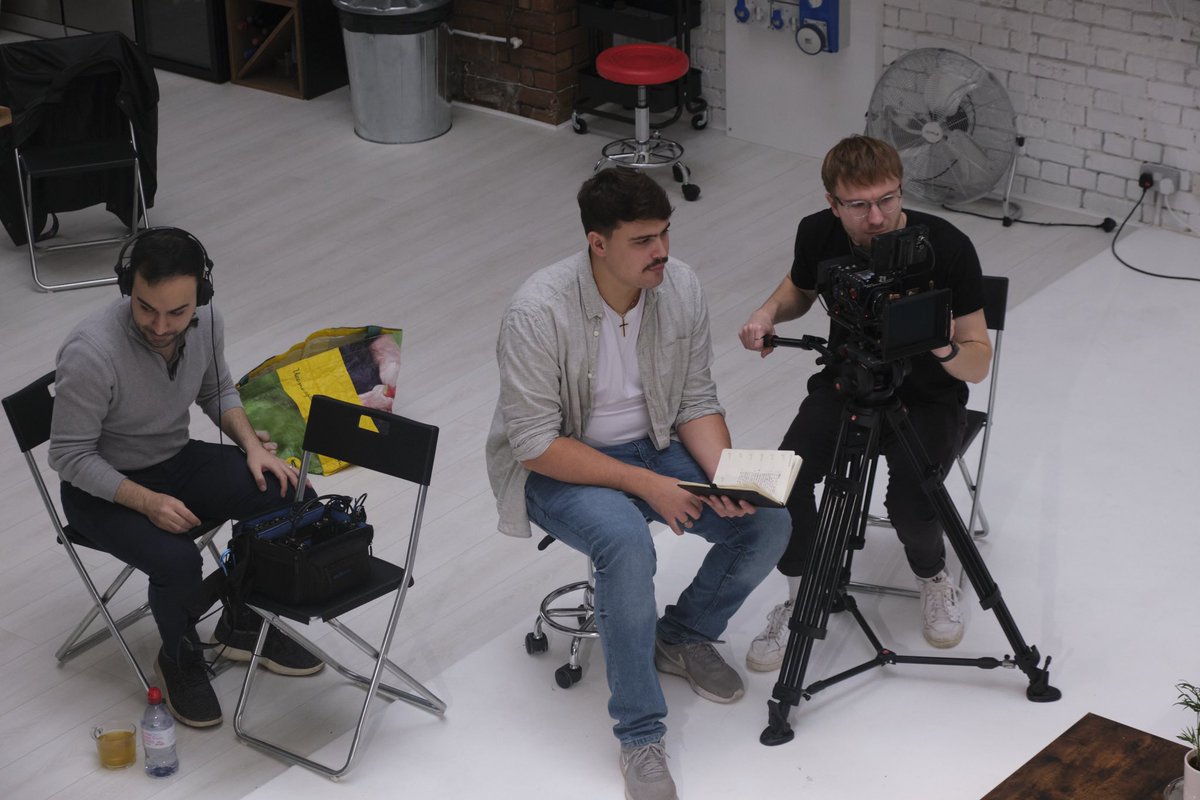gattoncreative's tweet photo. A few Behind The Scenes pics from our shoot with @rainbowtokenbsc at @StudiosMello 📸 

Want to meet the developers of Rainbow Token? Check out the link below!😀🌈

https://t.co/11LwPkS13R

#Bitcoin #cryptocurrency #rainbowtoken #interview #Video #studio #London https://t.co/aYghrKw0U1