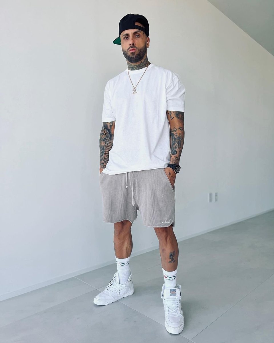 NickyJamPR's tweet photo. El fénix https://t.co/GyfnPR3nkf