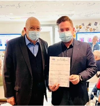 <a href="/JCavirot/">Johan CAVIROT</a> , président de FLAG! et Michel SUCHOD, président de la Fondation <a href="/lerefuge/">Fondation Le Refuge</a> ont signé ce week end la convention #EnLieuSûr.

Le siège de la fondation et les accueils de jour en métropole et dans les outre-mer rejoignent ainsi le réseau.

⏩flagasso.com/en-lieu-sur