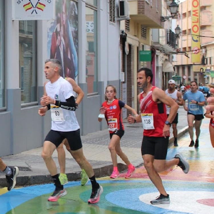CarlosFenech's tweet photo. Algunas de la #VIIIEdiciónMediaMaratóndeVélezMálaga ya había ganas! @atltorroxeno https://t.co/kf3MpsYZfV