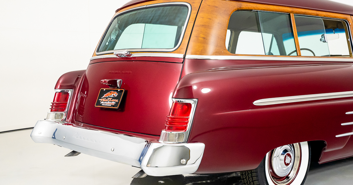 FastLaneSTL's tweet photo. Check out this one of a kind Mercury-bodied '54 #Ford wagon!
See more at https://t.co/0QUVU7OK0e
#classiccar #classicFord #Fordwagon #RanchWagon https://t.co/ThJkQq73vy