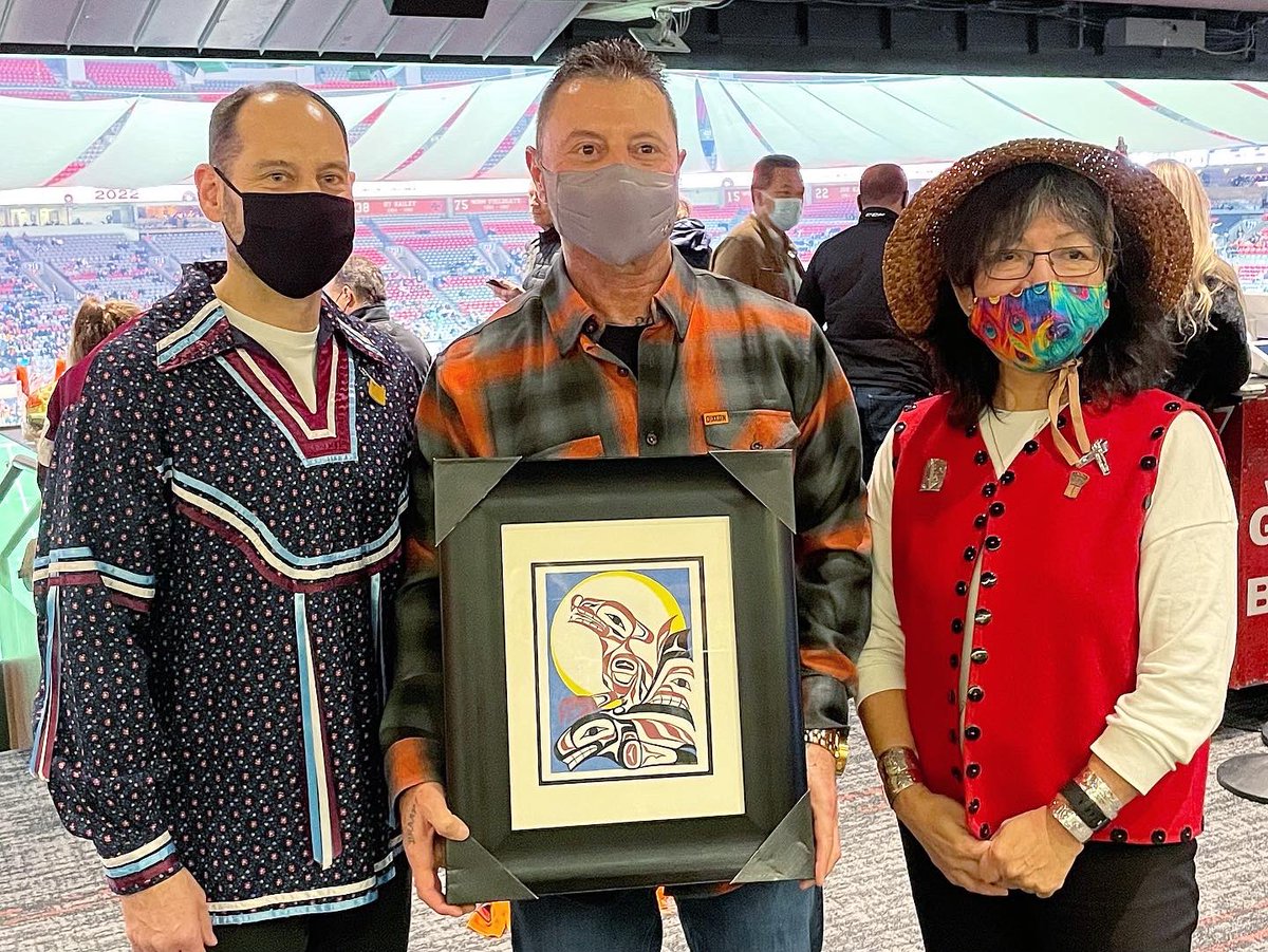 ISPARCBC's tweet photo. I·SPARC, @BCLions &amp; @TELUS are pleased to announce the Raise the Game Campaign has raised $20,000 to benefit the health &amp; wellbeing of Indigenous peoples in BC! 🙌🏈🦁🧡Thank you to the BC Lions &amp; TELUS for your generosity! 🙏🧡 More info: https://t.co/tLCyyCMSra https://t.co/8039DorbgT