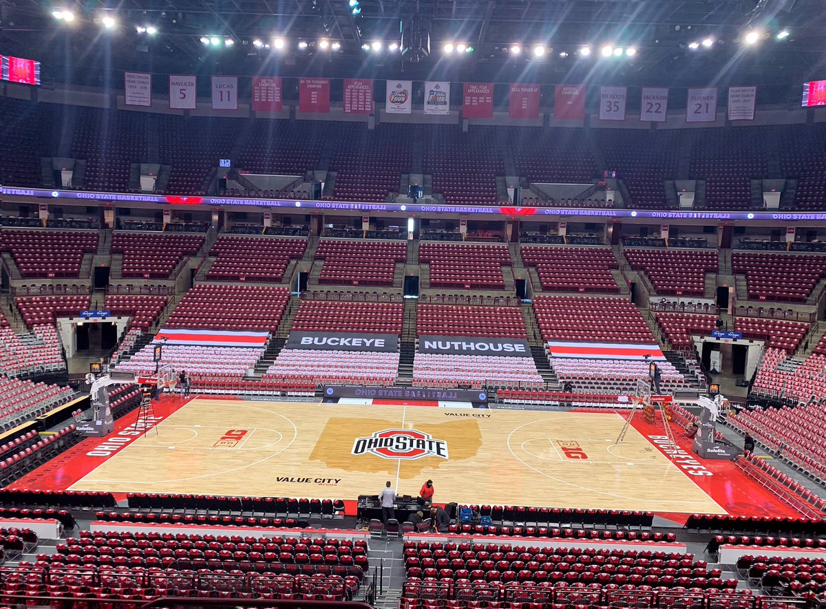 OhioStAthletics's tweet photo. 2️⃣0️⃣,0️⃣0️⃣0️⃣ rally towels at the ready! 
#GoBucks #BeatDuke https://t.co/0PUPiTz3L9