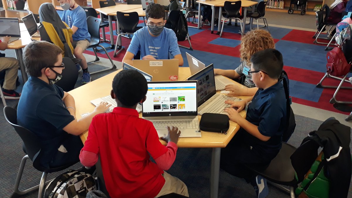 BWhirledCulture's tweet photo. Showing off our AMAZING code and providing our neighbors with feedback on their creations! Making our dinosaurs dance at the Dinosaur Dance Party is AWESOME! #CoderPals #DATADoes @dataedwhite @CamelotNEISD @NEISD https://t.co/xsFf1h2n5x