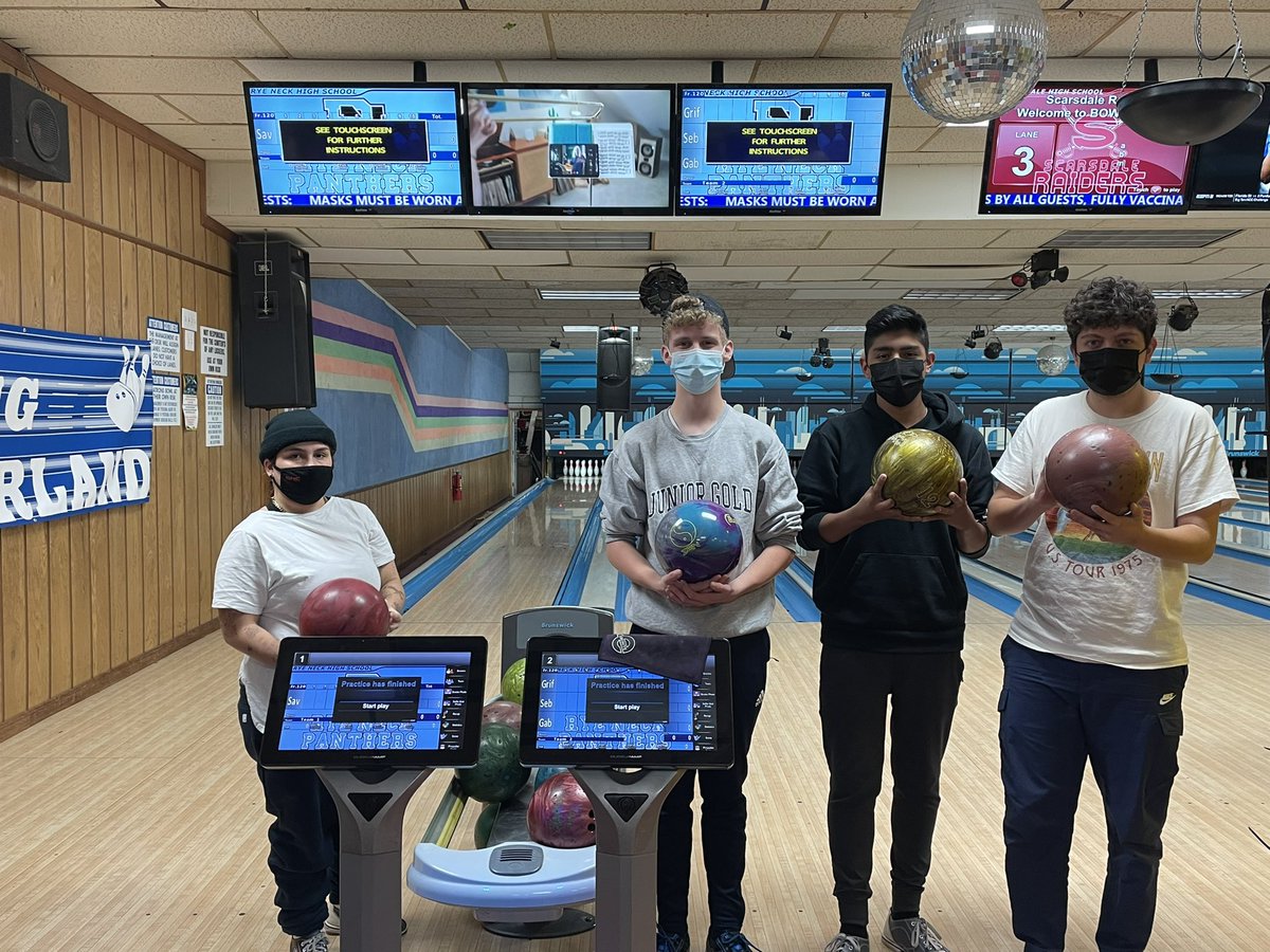 RyeNeck_bowling's tweet photo. They’ve got their balls and they are ready to roll! #varsitybowling #ryeneckathletes https://t.co/aw4KsZ33FE