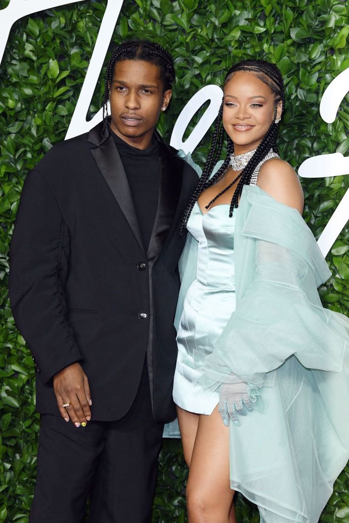 itsgivingtea's tweet photo. #Rihanna is pregnant with her first child with A$AP Rocky. https://t.co/97HD7ZeQvM