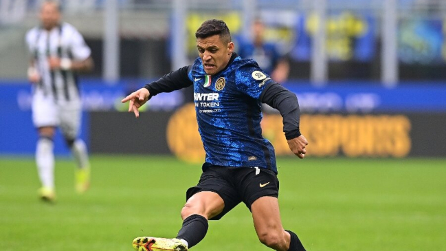 Cooperativa's tweet photo. din Dzeko y Lautaro Martínez extrañan a Alexis en @Inter: Cuando juega es un espectáculo #CooperativaContigo https://t.co/Uj3KSZu6Gr https://t.co/FGSjamZ20s
